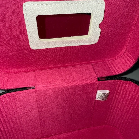 CC Black Quilted Leather Vanity Case - Picture 7 of 10